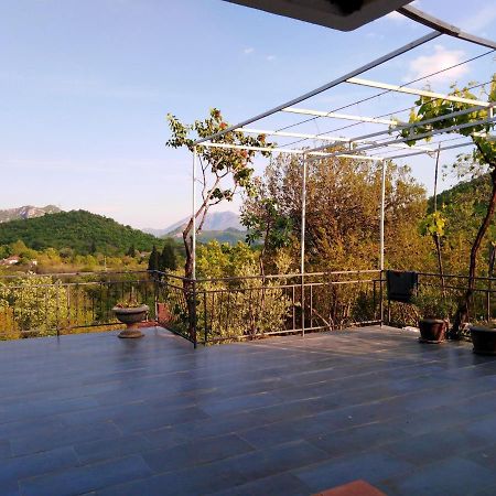 Country House "Lipa" Komarno Virpazar Eksteriør bilde