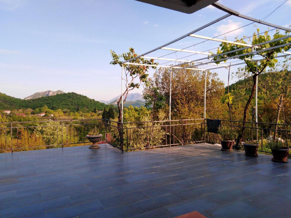 Country House "Lipa" Komarno Virpazar Eksteriør bilde